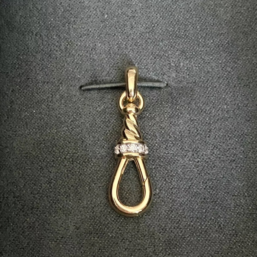 David Yurman 18k gold diamond amulet grabber. - Picture 2 of 6